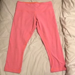 Lululemon wonder under crop size 6